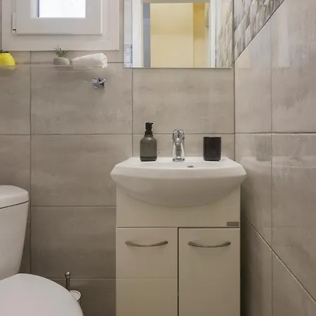 Golden Salonica Retreat *