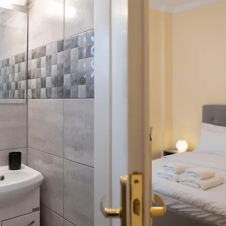 Golden Salonica Retreat