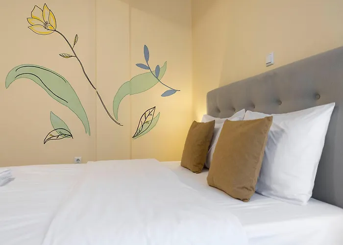 Golden Salonica Retreat *