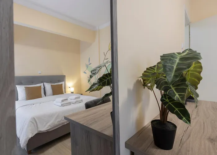 Golden Salonica Retreat