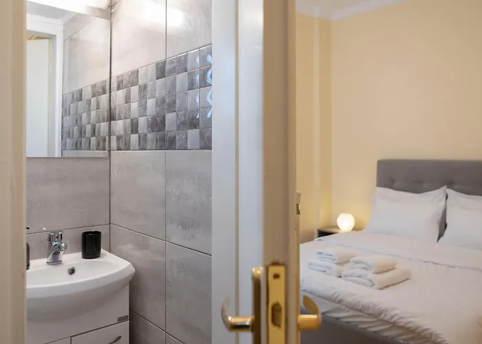 Golden Salonica Retreat